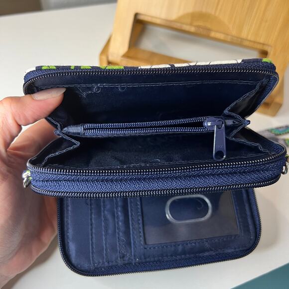 Bundle Vera Bradley Zip Around Wallet and NWT Luggage Tag - Picture 4 of 7